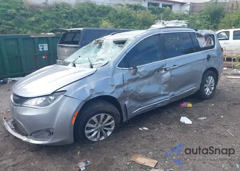 2019 Chrysler Pacifica Touring L из США, поврежденный, VIN 2C4RC1BG0KR561600